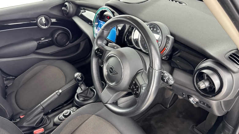 MINI Hatchback 1.5 Cooper Classic 5dr Petrol Hatchback